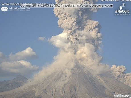 Мощный взрыв прогремел на мексиканском вулкане Колима