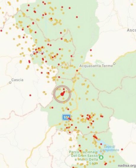 Из-за сильного землетрясения в Италии закрыли школы