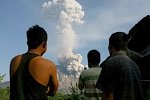 Индонезия: вулкан Синабунг продолжает свирепствовать
