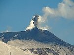 Сицилийский вулкан Этна продолжает извержение