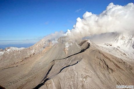 Камчатский вулкан Шивелуч припорошил пеплом поселок Ключи