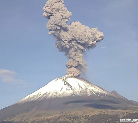 В Мексике «взорвался» вулкан Попокатепетль