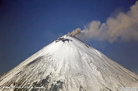 Камчатский вулкан Ключевской выбросил 5-километровый столб пепла
