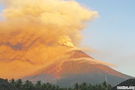 Из-за извержения вулкана Майон на Филиппинах свои дома покинули более 60 тыс. человек