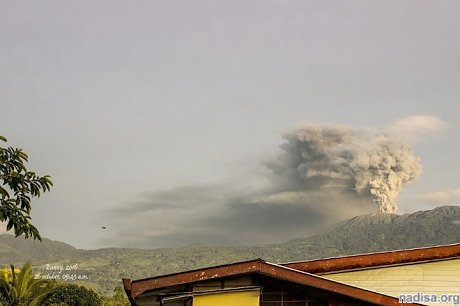 В Коста-Рике разразился мощным взрывом вулкан Турриальба