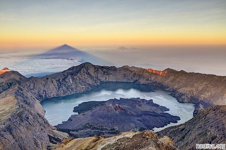 14 самых поразительных кратерных озер на Земле