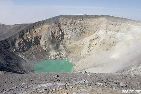 Вулкан Эбеко выбросил пепел на высоту до 2,5 км