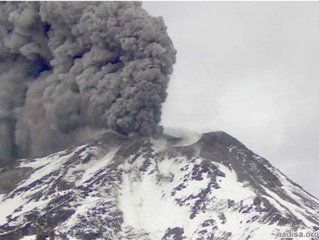 В чилийских Андах вновь проснулся вулкан c