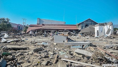 Землетрясение и цунами на Сулавеси: подтверждена гибель 1234 человек