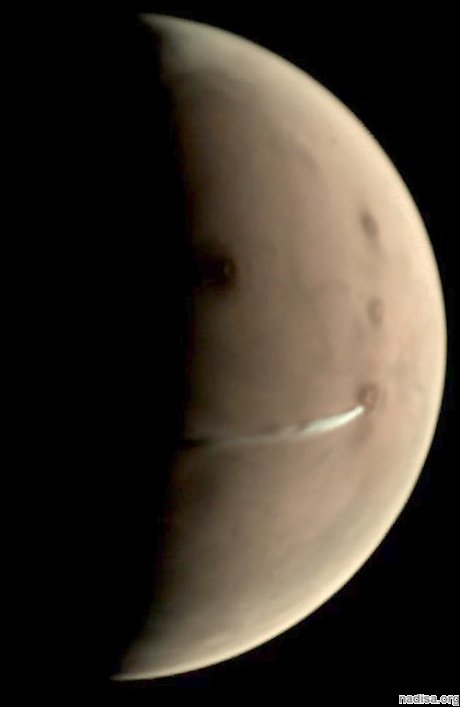 Над Марсом вытянулось странное облако