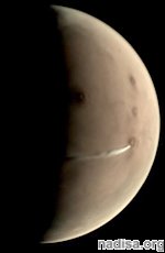 Над Марсом вытянулось странное облако