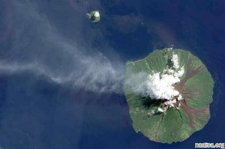 Вулкан Анак-Кракатау, извержение которого 22 декабря 2018 года в Индонезии стало причиной смертельного цунами, сократился в размерах примерно в 4 раза.