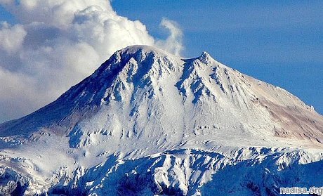 Вулкан Шивелуч на Камчатке выбросил столб пепла в 4 км высотой