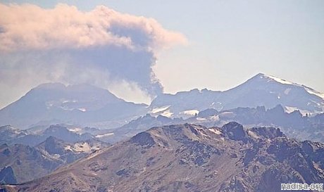 В Чили из-за извержения вулкана Планчон-Петероа объявили «желтое» предупреждение