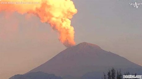 В Мексике «взбунтовался» вулкан Попокатепетль