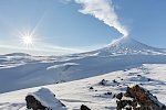 На Камчатке началось извержение вулкана Безымянный