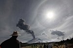 В Мексике извергается вулкан Попокатепетль: видео из запретной зоны