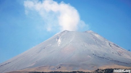 Вулкан Попокатепетль в Мексике за сутки произвел 43 парогазовых выброса