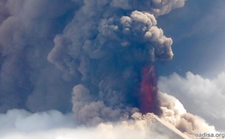 Вулкан Улавун в Папуа-Новой Гвинее выбросил столб пепла на высоту 19,2 км