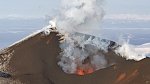 На Курилах вулкан выбросил пепел