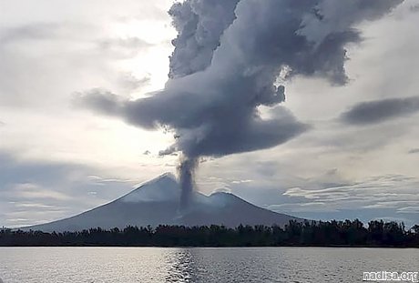 В Папуа-Новой Гвинее «взорвался» вулкан Улавун
