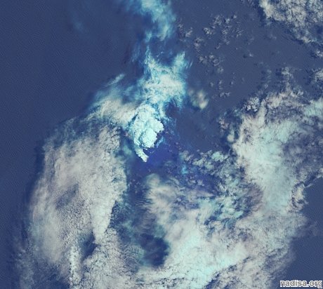 Спутники сфотографировали смерть и возрождение вулканического острова