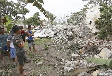 Число жертв мощного землетрясения на Филиппинах увеличилось до 11