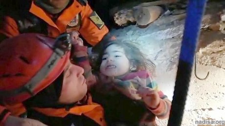 Землетрясение в Турции. Число жертв выросло до 29 человек, из-под завалов спасли 2-летнюю девочку. Фото