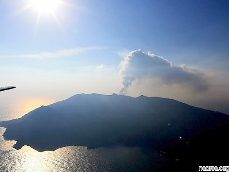 В Японии произошло извержение вулкана Синдакэ: пепел и дым поднялись на 7 км