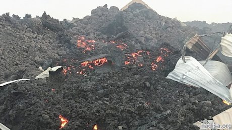 Пять человек погибли в ДТП во время эвакуации из-за извержения вулкана в ДРК