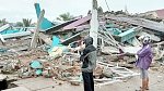 В Индонезии в результате землетрясения обрушилась больница